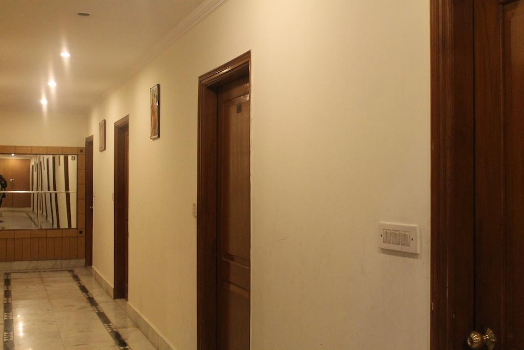Hotel O Grand Central Дели Экстерьер фото