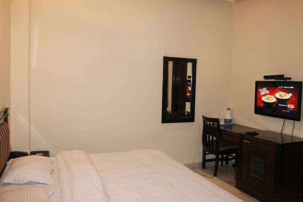 Hotel O Grand Central Дели Экстерьер фото